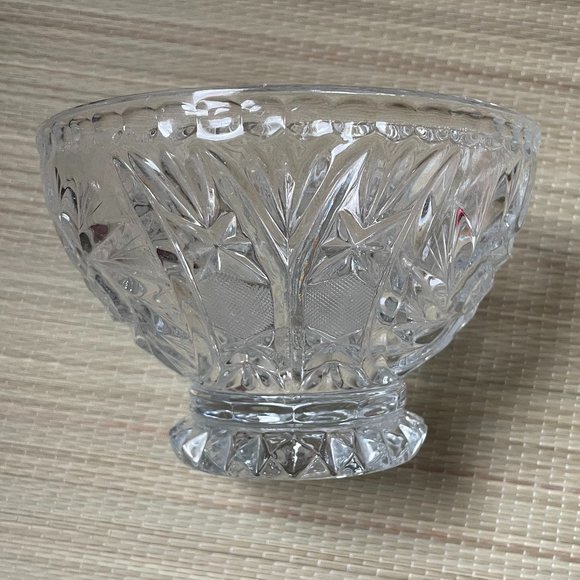 Crystal candy bowl with carved design - Picture 5 of 11